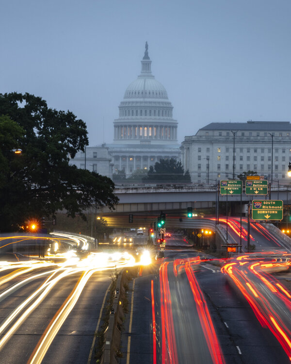 Strassenszene in Washington mit Blick aufs Capitol